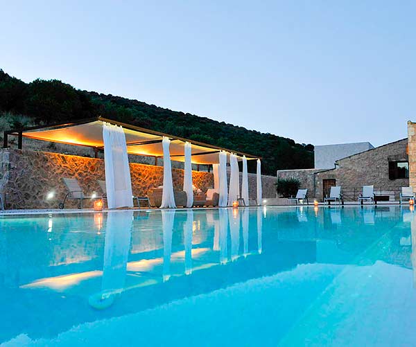 Abendliche Momente am Pool